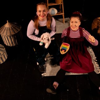Svenska Veckan i Näkkäri 7.11.25 klo 18: Teater Mukamas - Juhlapäivä